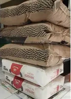 Tumpukan sak Monster Crete di gudang